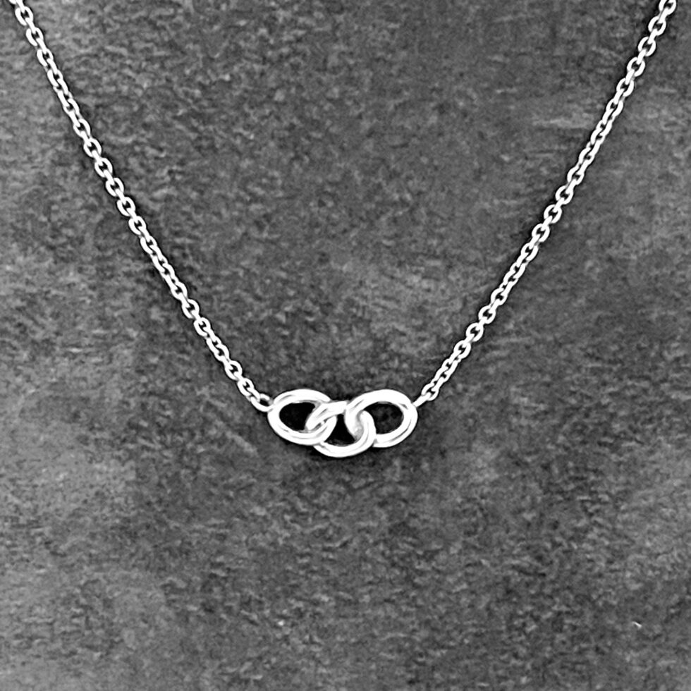 Vintage Links of London adjustable three-ring necklace