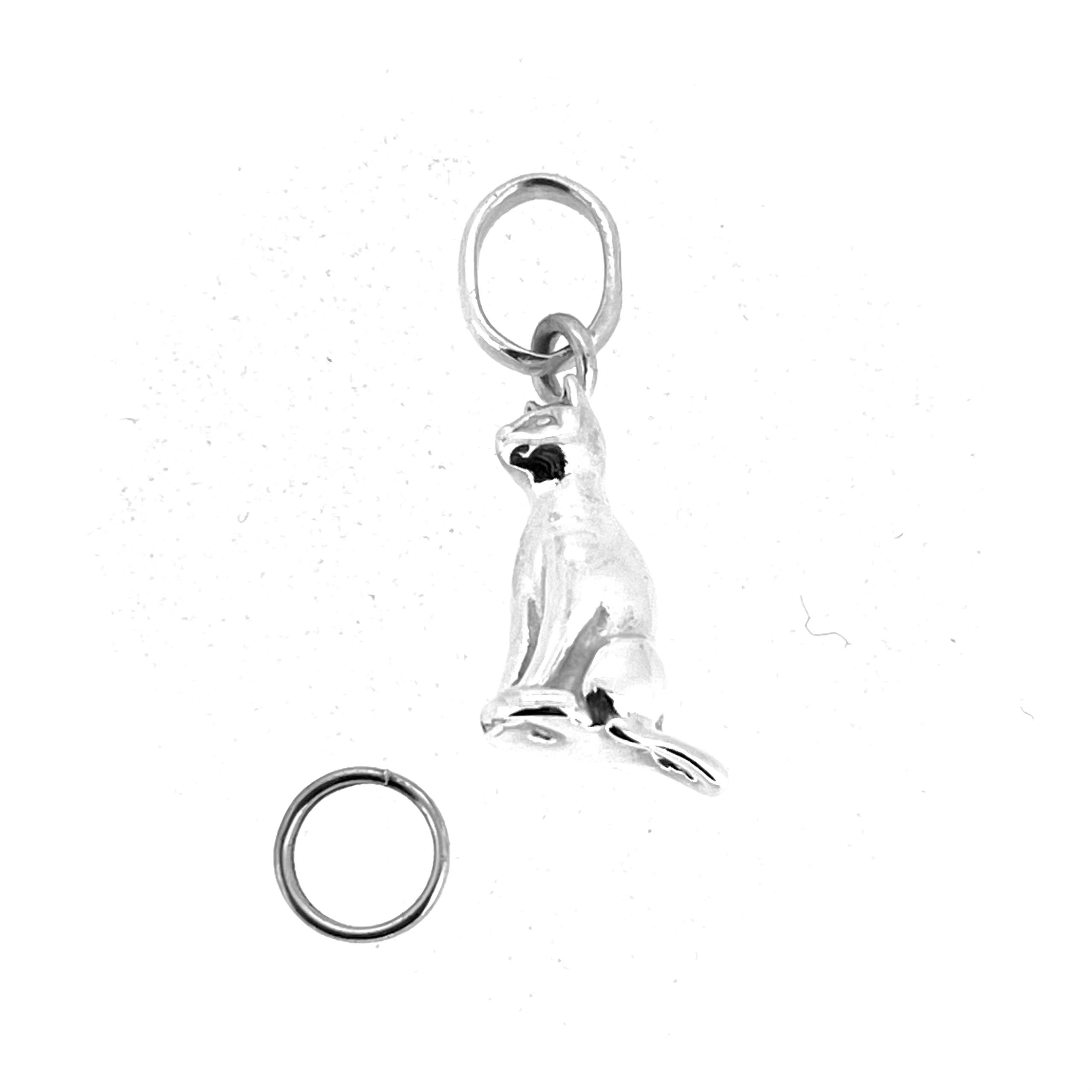 Links of London cat charm showing curled tail detail