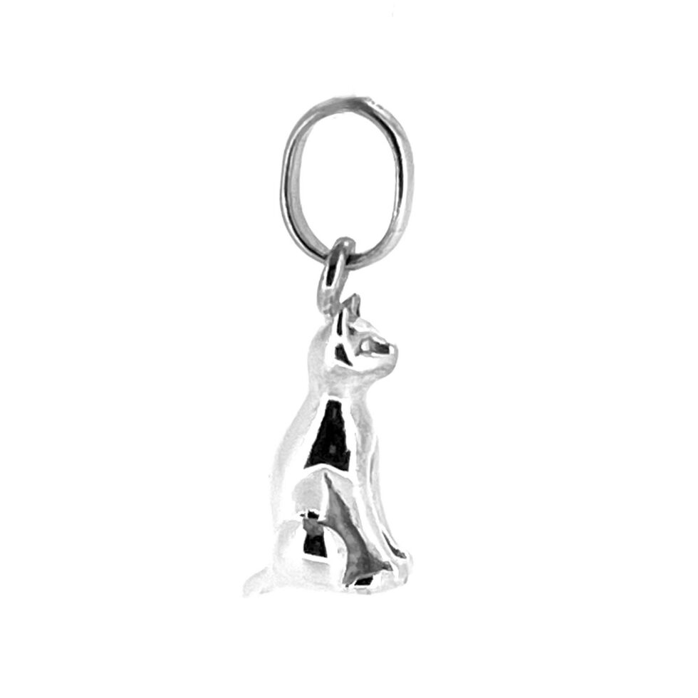 Three-dimensional Sitting Cat Charm in polished sterling silver