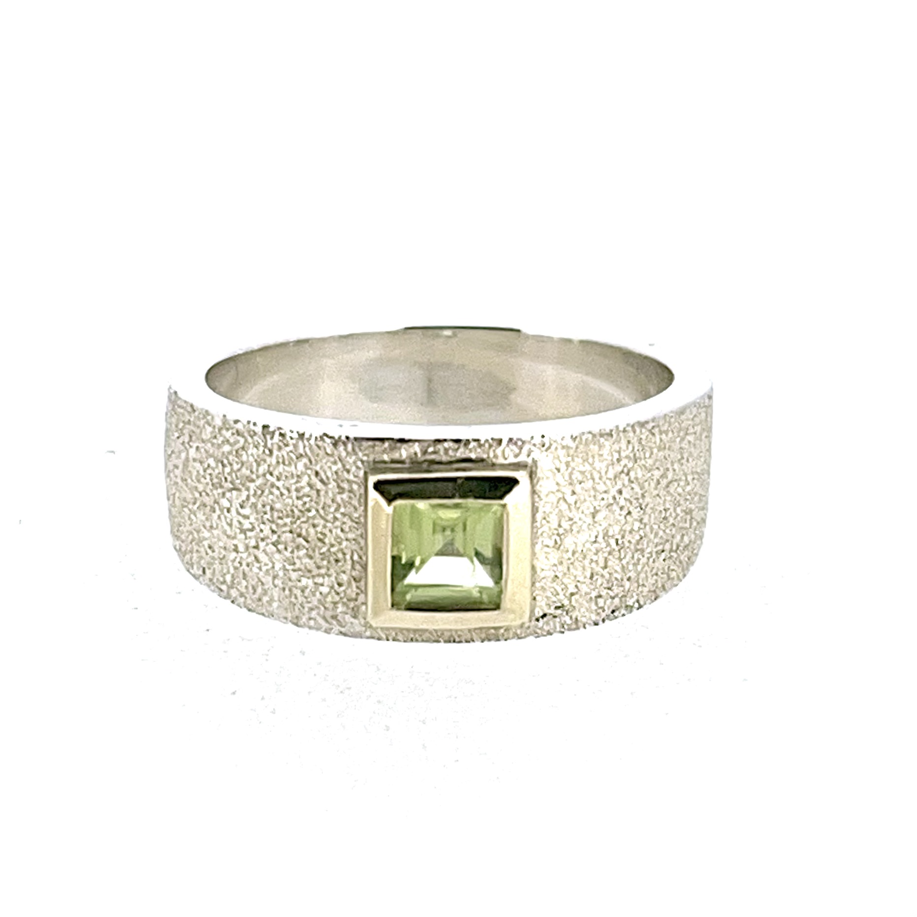 Links of London frosted silver ring with square green peridot