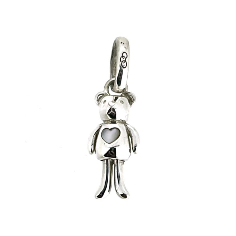 The pale heart inlay gives this little bear its identity.